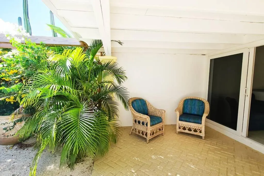 Beach Walk Residences Palm Beach Aparthotel