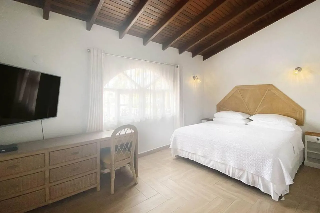 Aparthotel Beach Walk Residences Palm Beach