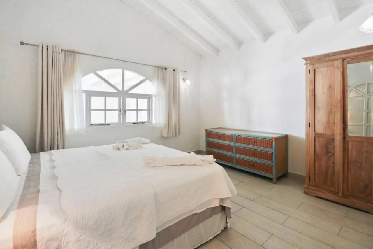 Beach Walk Residences Palm Beach Hotel apartamentowy