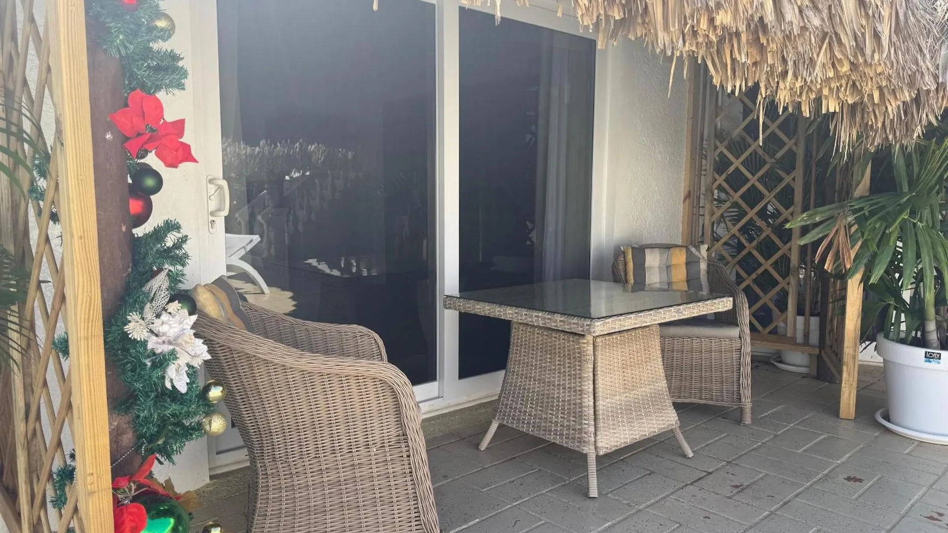 Beach Walk Residences Palm Beach Hotel apartamentowy