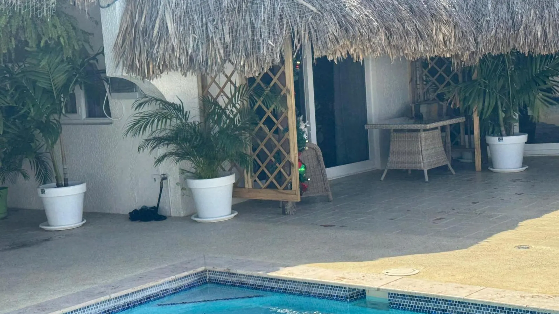 Beach Walk Residences Palm Beach Hotel apartamentowy